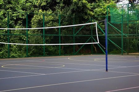 Фитнес-клуб и кафе на территории