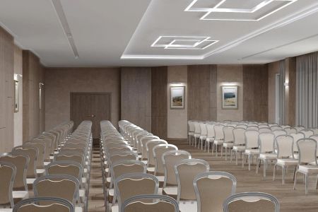 Фитнес-клуб и кафе на территории