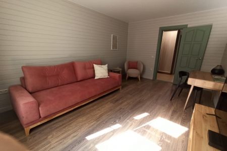 Коттедж 2-местный 2-комнатный (сруб)