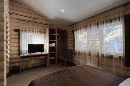 Люкс 4-местный (3-комнатный)