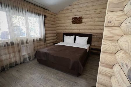 Люкс 4-местный (3-комнатный)