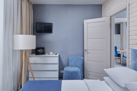 Люкс 4-местный 2-комнатный (с камином)