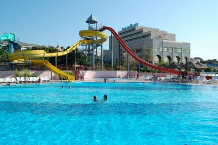 Крытый бассейн