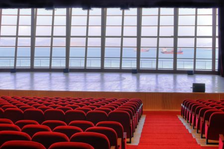 Крытый бассейн