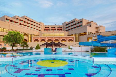 Крытый бассейн