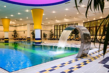 Крытый бассейн