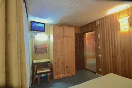 Коттедж 4-местный 3-комнатный (с кухней)