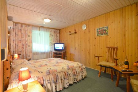 Коттедж 6-местный 4-комнатный (с кухней)