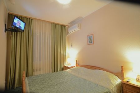 Коттедж 6-местный 4-комнатный (с кухней)