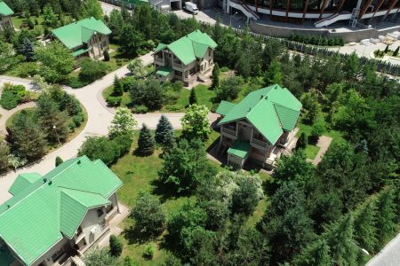 Вид на территорию, коттеджи