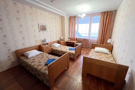 Блочный 3-местный