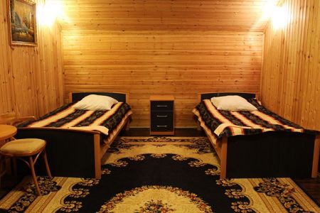 Домик Русский 8-местный 2-этажный (№7)