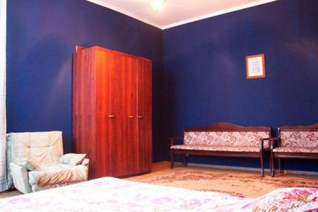 Домик Русский 8-местный 2-этажный (№7)