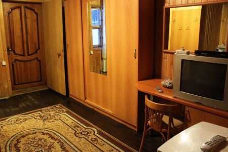 Домик Русский 8-местный 2-этажный (№7)