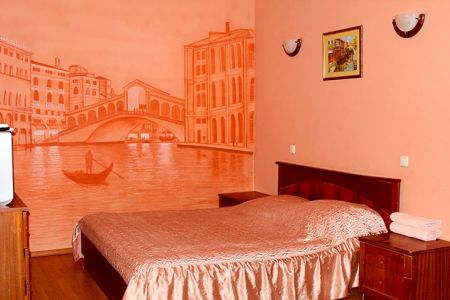 Домик Русский 8-местный 2-этажный (№7)