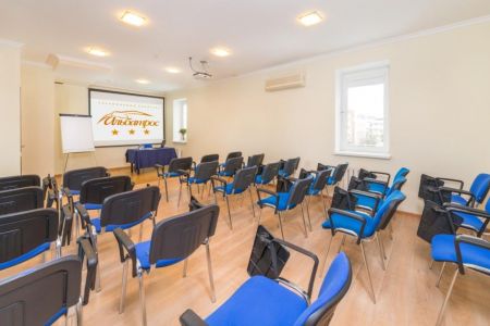 Малый коференц-зал