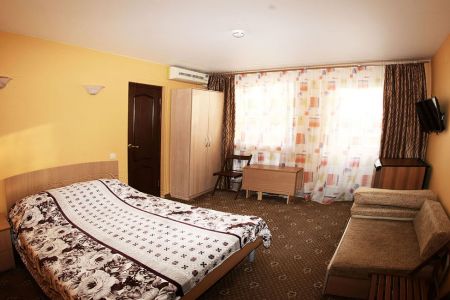 Стандартный 2-местный (с балконом и дополнительным местом)