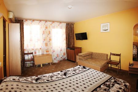 Стандартный 2-местный (с балконом и дополнительным местом)