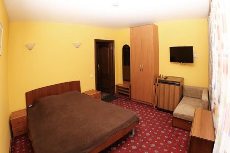 Стандартный 2-местный (с балконом и дополнительным местом)