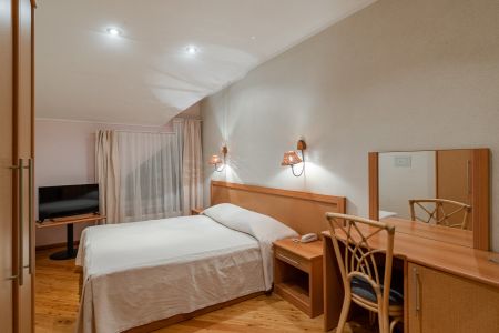 ff1a064664bc87db672498a7a73b9d09_1050x600