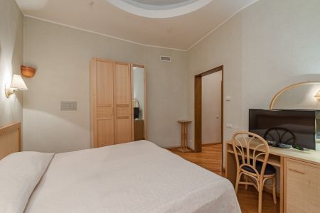 ff1a064664bc87db672498a7a73b9d09_1050x600