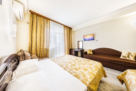 Полулюкс 2-местный с балконом