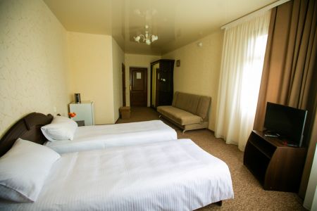 Коттедж 4-местный 3-комнтаный (Деревянный сруб)5