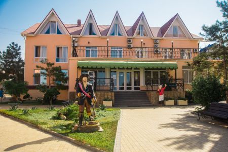 Вход в столовую