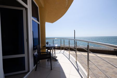 Люкс 2-меcтный (с балконом и видом на море)