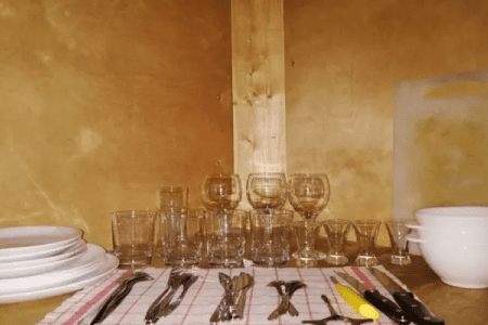 Изба Молодежка-16