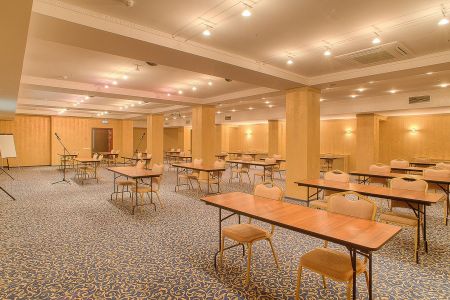 Теннисный корт