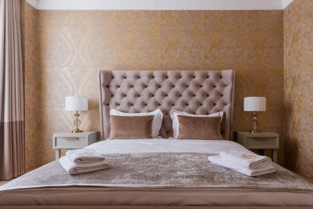 Золотой дельфин