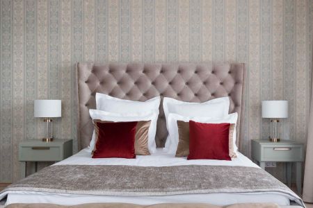 Золотой дельфин