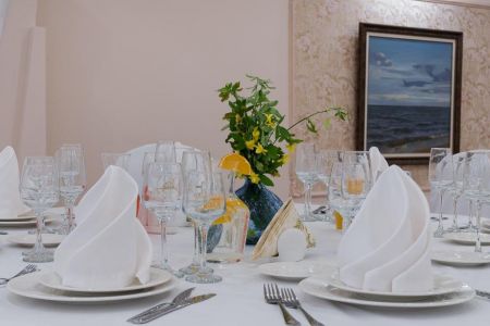 Золотой дельфин