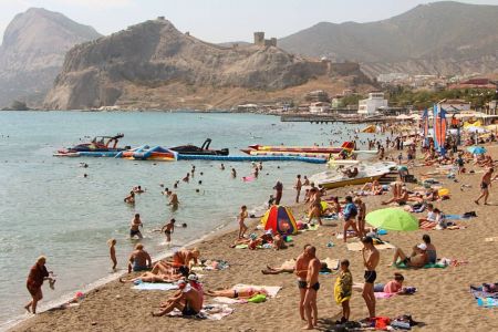 Сурож фасад с остановкой