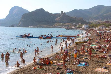 Сурож фасад с остановкой