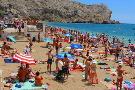 Сурож фасад с остановкой