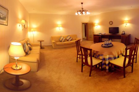 Люкс 3-местный 3-комнатный корпус № 6 (полный)