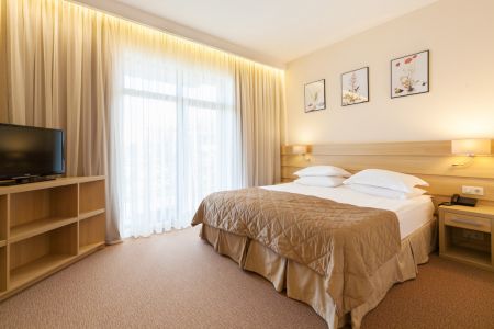 Коттедж 8-местный 6-комнатный 2-этажный (Боярский)