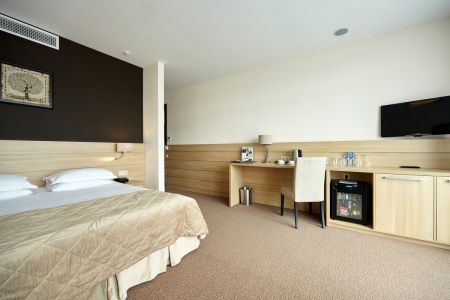 Коттедж 8-местный 6-комнатный 2-этажный (Боярский)