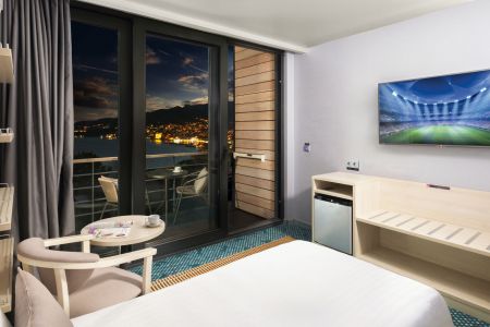 91. Территория отеля ЯИ-min