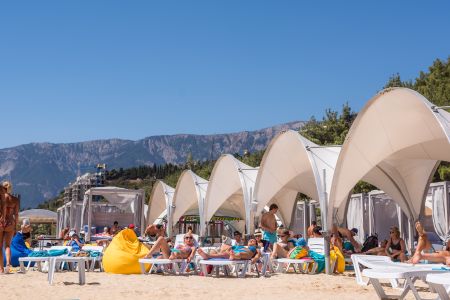 99. Территория отеля ЯИ-min