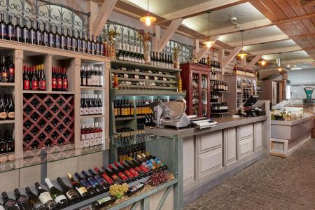 63. Зоопарк отеля. Попугаи-min