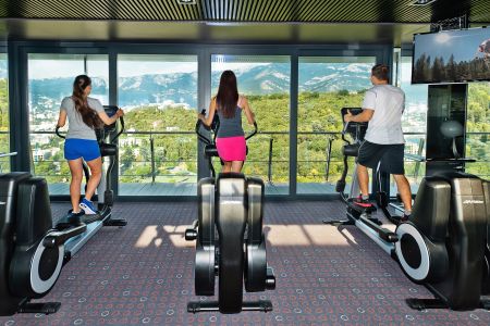 34. Пляж. Водные аттракционы-min