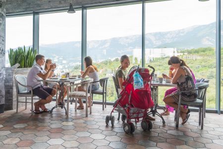 99. Территория отеля ЯИ-min