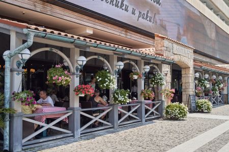 91. Территория отеля ЯИ-min