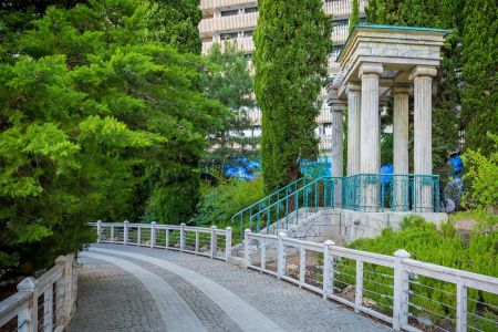 63. Зоопарк отеля. Попугаи-min