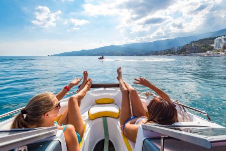 34. Пляж. Водные аттракционы-min