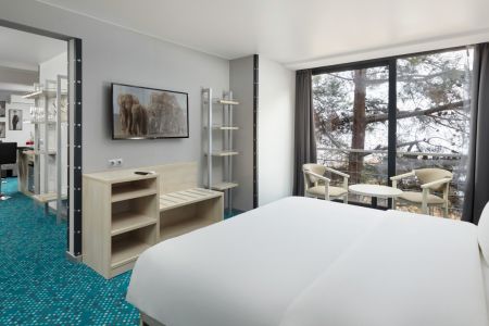 99. Территория отеля ЯИ-min