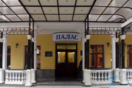 Фасад с внутреннего двора